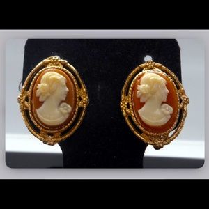 cameo earrings vintage